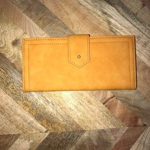 Tabitha distressed slim wallet in mustard